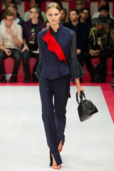 Look 33